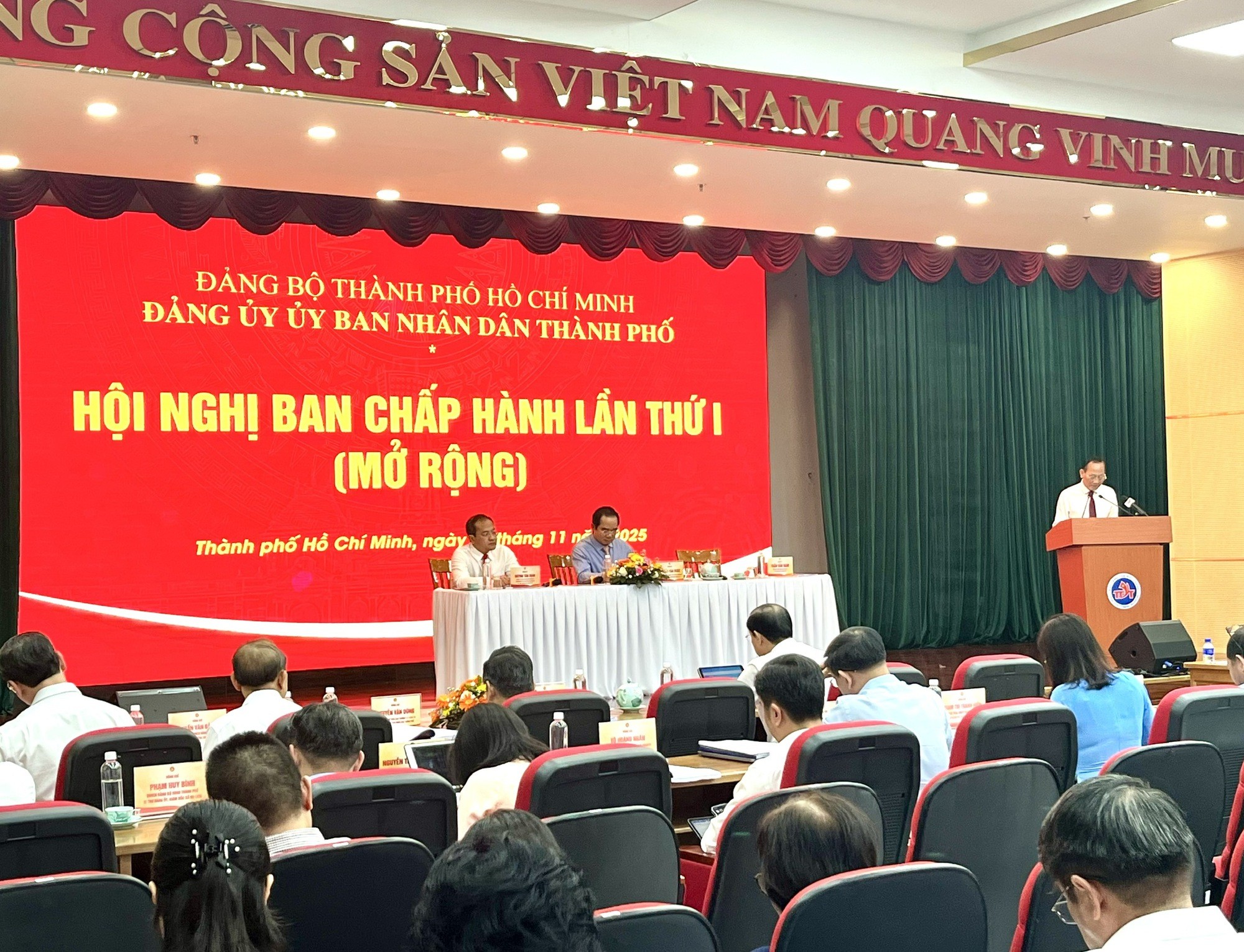 Hội nghị Ban chấp hành Đảng bộ UBND TPHCM lần thứ I, nhiệm kỳ 2025-2030 (mở rộng) nhằm triển khai các giải pháp phát triển kinh tế- xã hội của Thành phố trong thời gian tới. Ảnh: VGP Hội nghị Ban chấp hành Đảng bộ UBND TPHCM lần thứ I, nhiệm kỳ 2025-2030 (mở rộng) nhằm triển khai các giải pháp phát triển kinh tế- xã hội của Thành phố trong thời gian tới. Ảnh: VGP