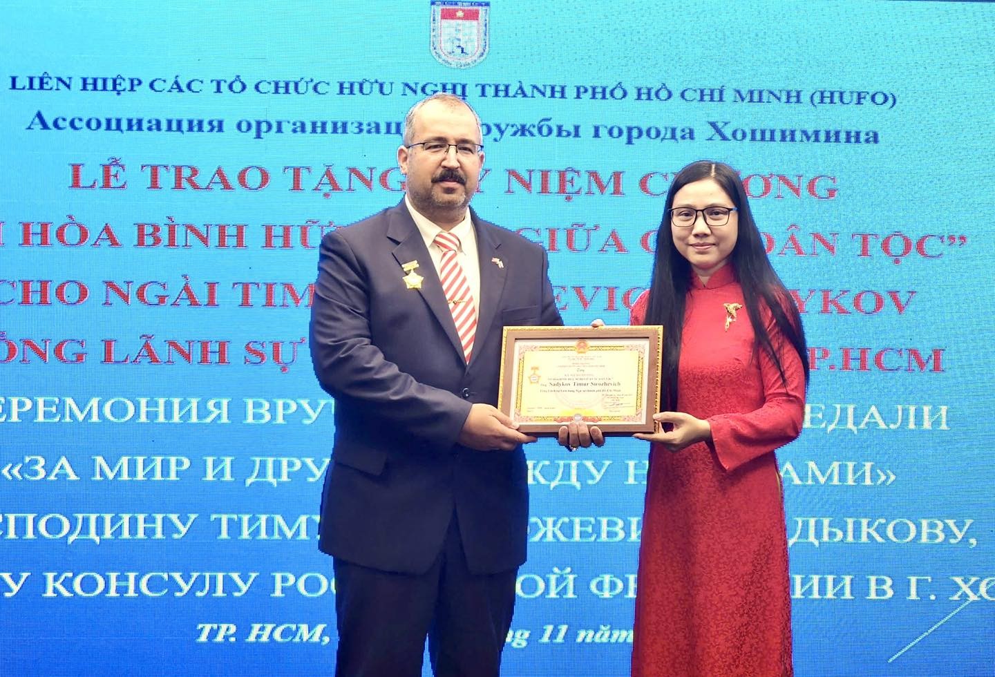 Thành phố Hồ Chí Minh tôn vinh 108 năm Cách mạng Tháng Mười Nga Thành phố Hồ Chí Minh tôn vinh 108 năm Cách mạng Tháng Mười Nga