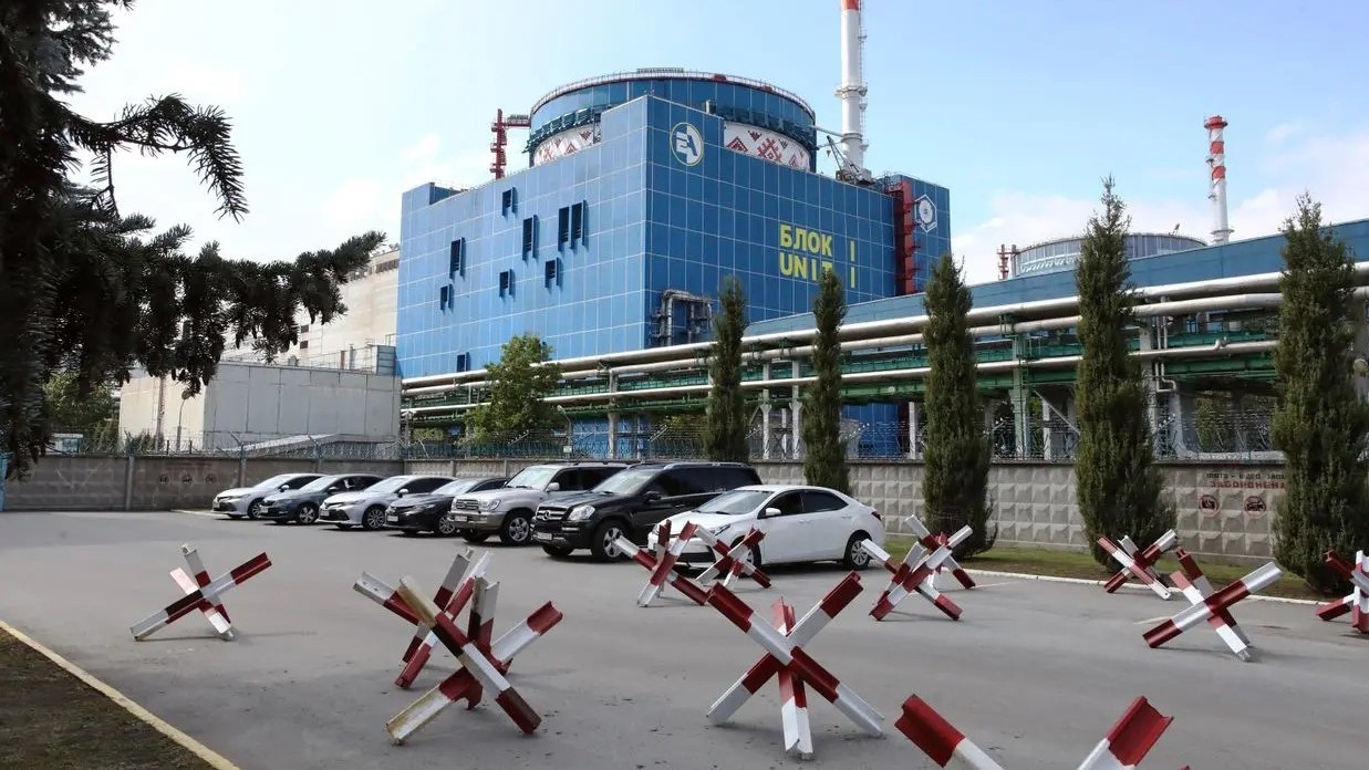 Tin quốc tế: Ukraine cáo buộc Nga "cố tình đe dọa an toàn hạt nhân châu Âu"; Thủ tướng Nhật đề xuất giảm lương nội các