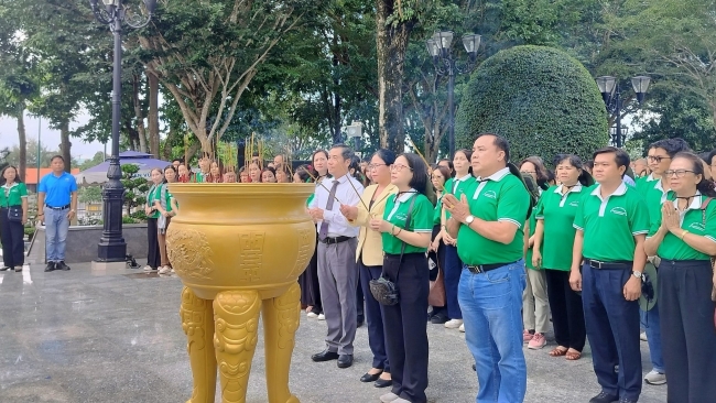 Gia đình Việt với sinh viên Lào, Campuchia: Gắn kết qua hành trình tri ân và sẻ chia