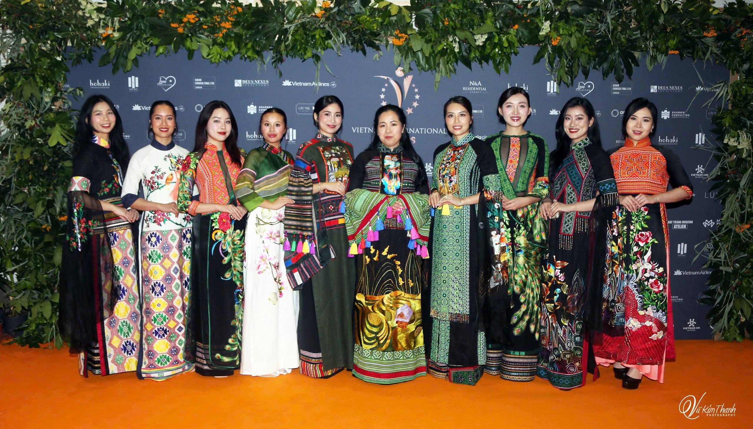 Chủ tịch Hội Hữu nghị Anh – Việt được trao giải tại Vietnam International Awards 2025