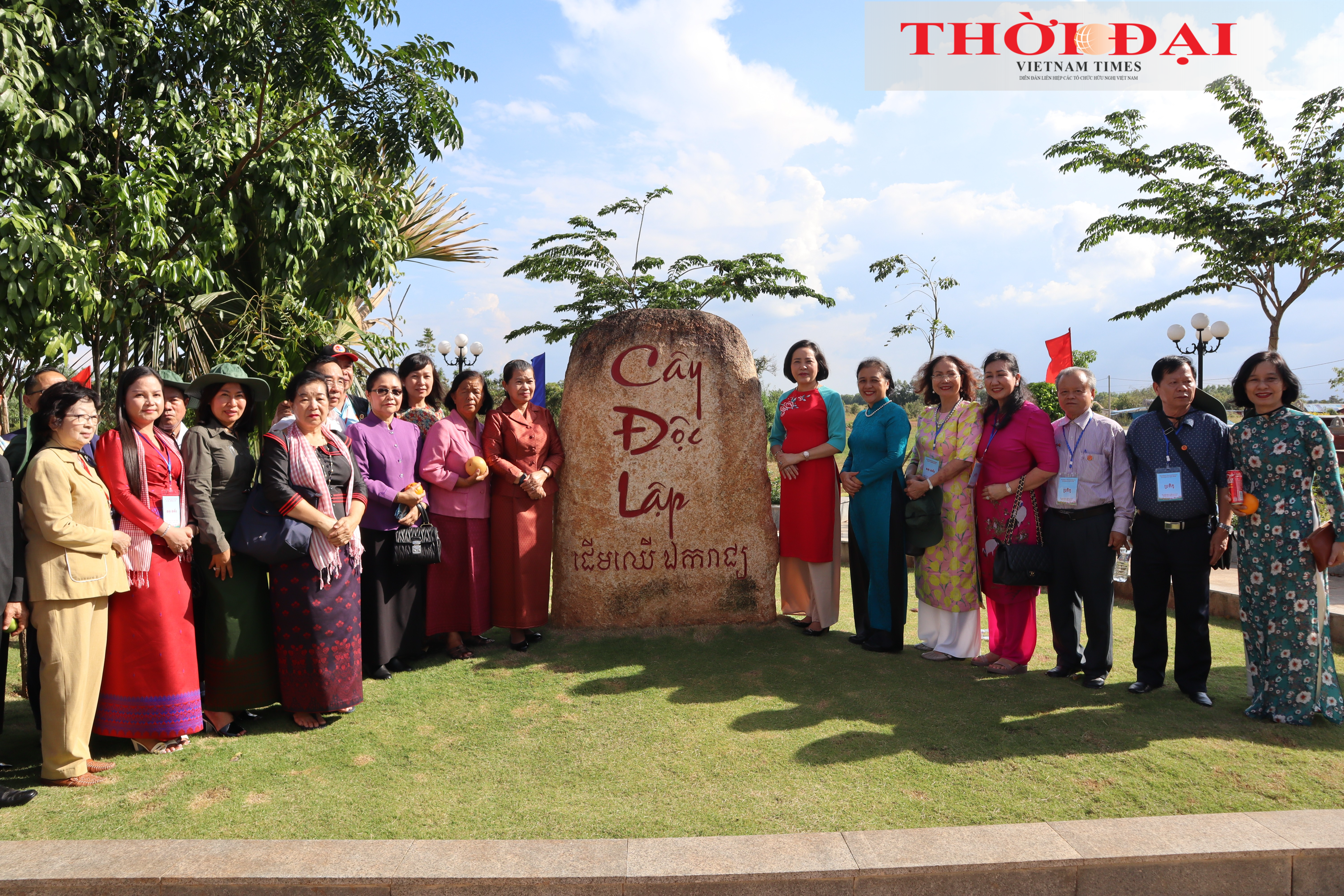 Chân thành, linh hoạt, sáng tạo: Bản sắc trong giao lưu nhân dân Việt Nam với các nước láng giềng