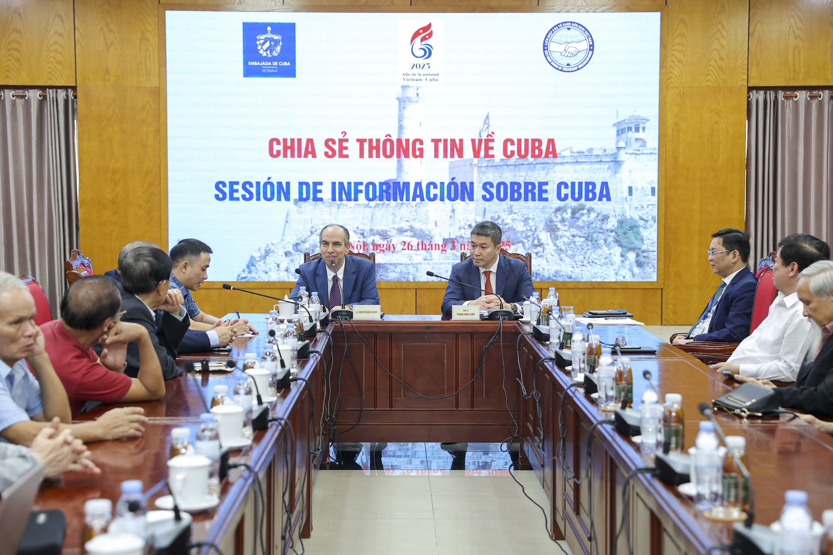 Đại sứ Rogelio Polanco Fuentes tại buổi chia sẻ thông tin về Cuba do Liên hiệp các tổ chức hữu nghị Việt Nam phối hợp Đại sứ quán Cuba tại Việt Nam tổ chức, ngày 26/3/2025.(Ảnh: Đinh Hòa) Đại sứ Rogelio Polanco Fuentes tại buổi chia sẻ thông tin về Cuba do Liên hiệp các tổ chức hữu nghị Việt Nam phối hợp Đại sứ quán Cuba tại Việt Nam tổ chức, ngày 26/3/2025.(Ảnh: Đinh Hòa)