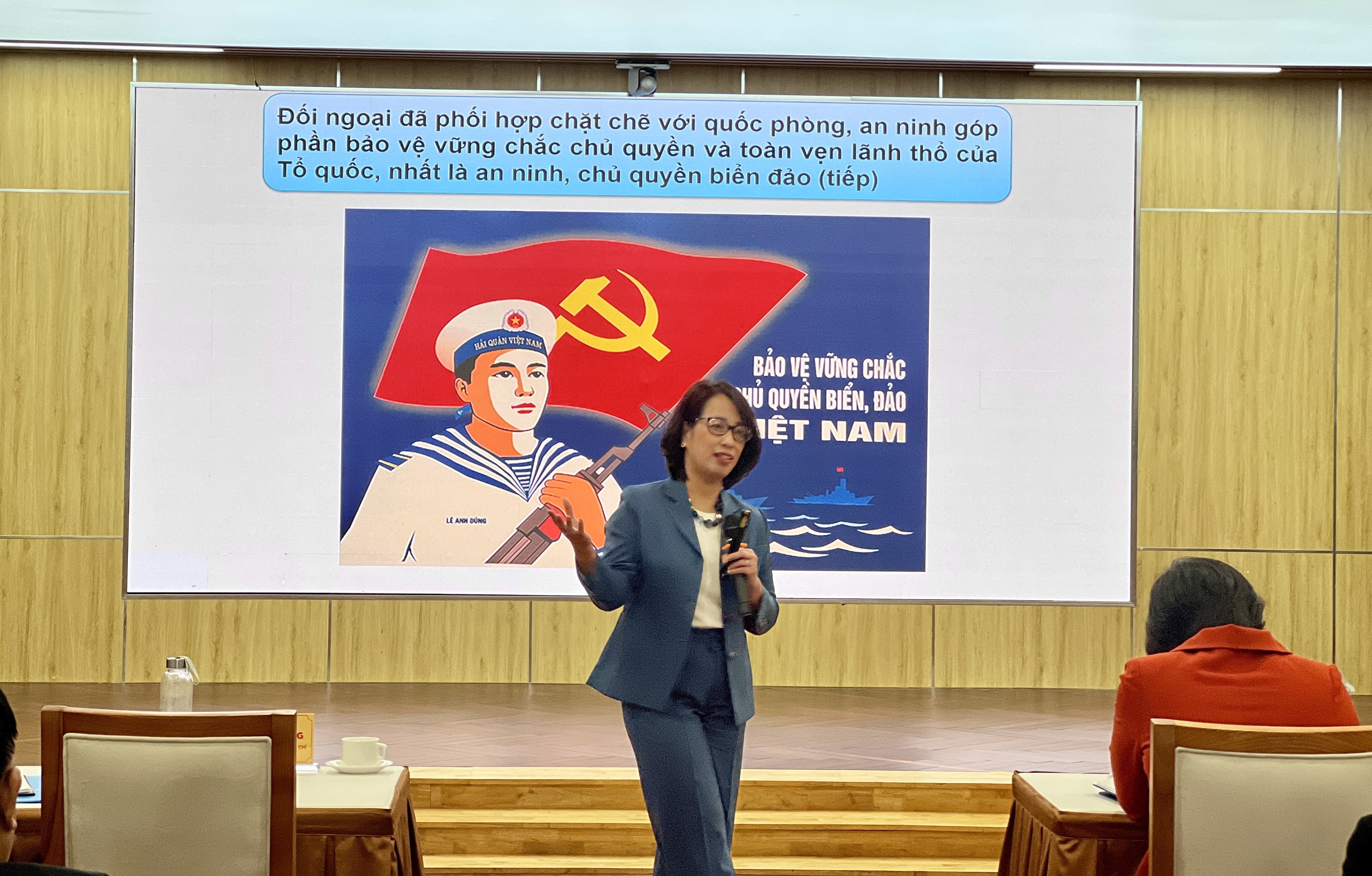 Bồi dưỡng nghiệp vụ thông tin đối ngoại cho đội ngũ làm đối ngoại nhân dân Thủ đô Bồi dưỡng nghiệp vụ thông tin cho đội ngũ làm đối ngoại nhân dân Thủ đô