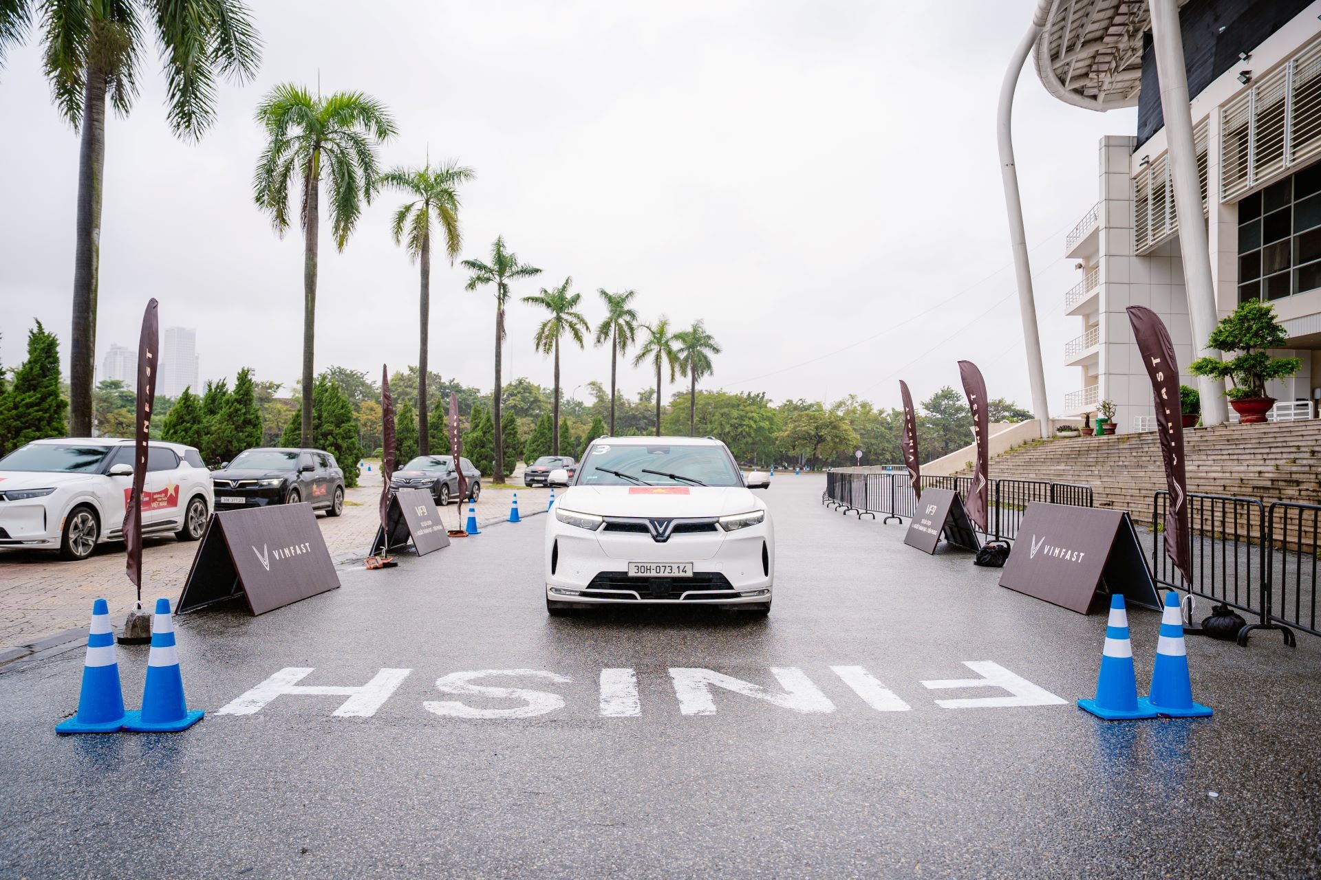 Người trẻ hào hứng sau tay lái VinFast VF 7 và VF 8: “Trải nghiệm thú vị, mang lại sự an tâm” Người trẻ hào hứng sau tay lái VinFast VF 7 và VF 8: “Trải nghiệm thú vị, mang lại sự an tâm”