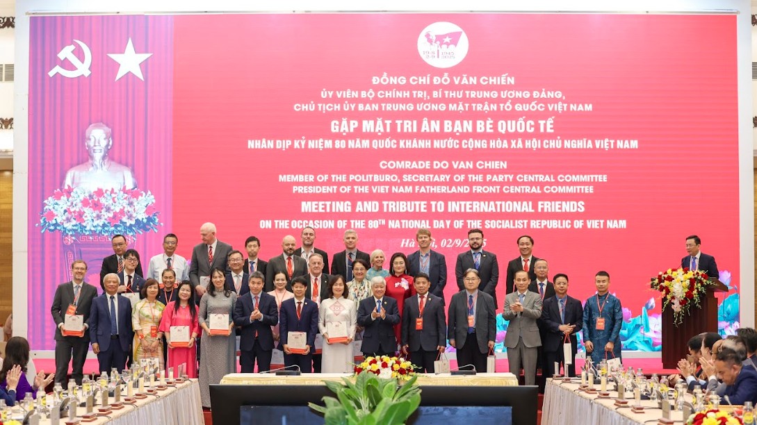 75 nam tich cuc ho tro doi ngoai dang va ngoai giao nha nuoc nhiem vu tren chang duong moi