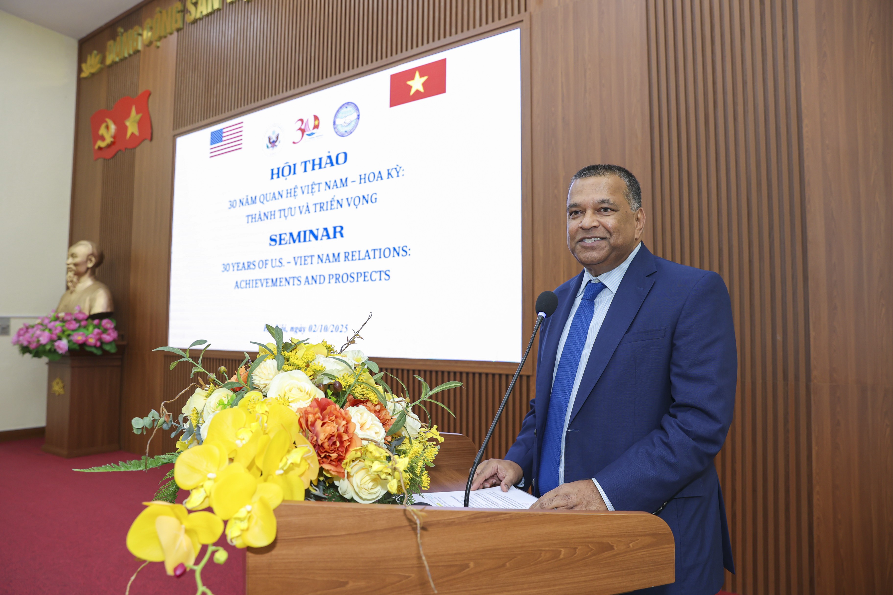 Hiến kế xây dựng nền đối ngoại nhân dân Việt Nam thời kỳ mới Hiến kế xây dựng nền đối ngoại nhân dân Việt Nam thời kỳ mới