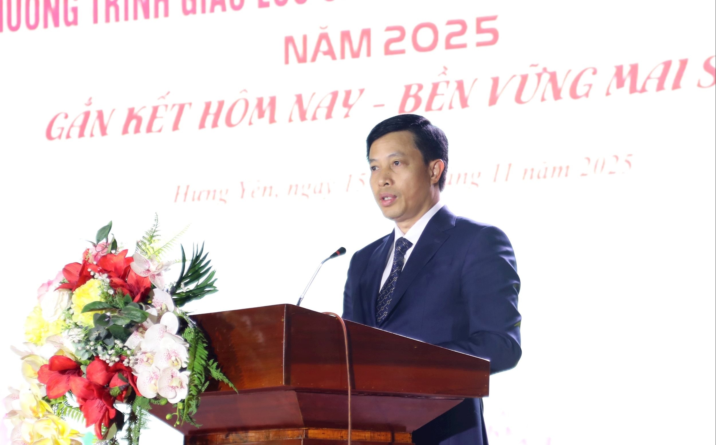 Nối vòng tay sinh viên Việt Nam - Campuchia Nối vòng tay sinh viên Việt Nam - Campuchia