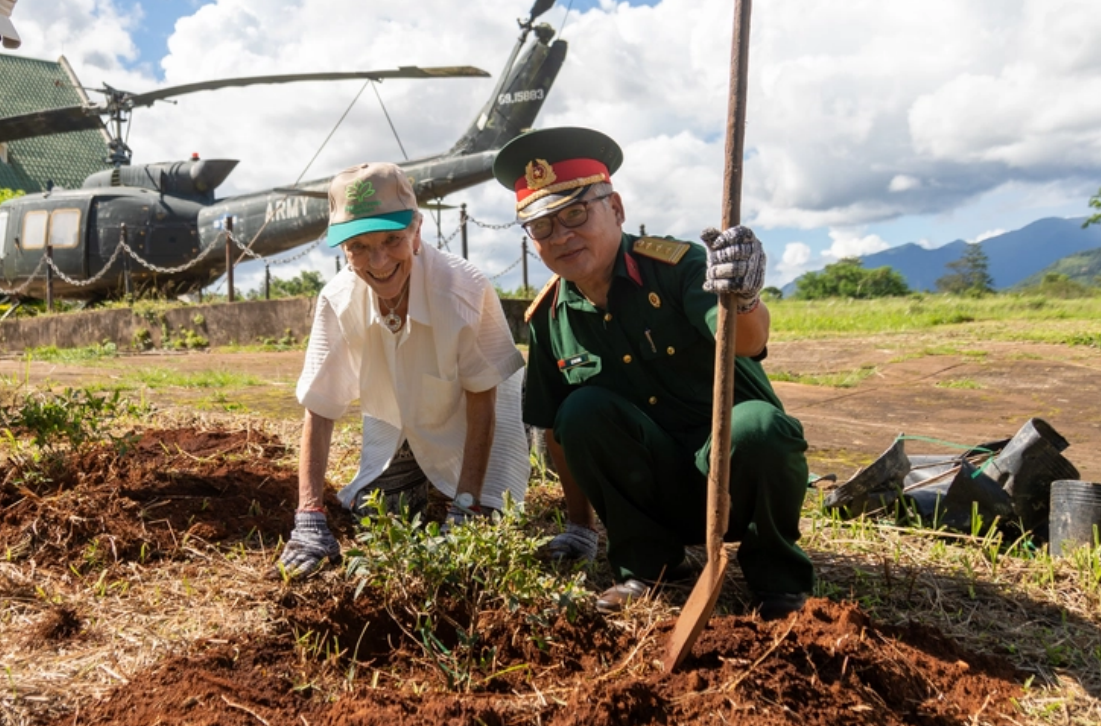PeaceTrees Vietnam: Góp phần hàn gắn vết thương chiến tranh, vun đắp tương lai phát triển PeaceTrees Vietnam: Góp phần hàn gắn vết thương chiến tranh, vun đắp tương lai phát triển