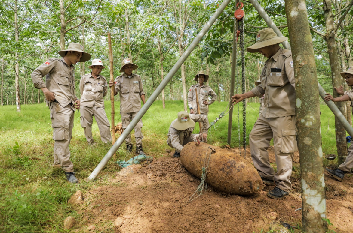 PeaceTrees Vietnam: Góp phần hàn gắn vết thương chiến tranh, vun đắp tương lai phát triển PeaceTrees Vietnam: Góp phần hàn gắn vết thương chiến tranh, vun đắp tương lai phát triển
