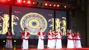 Nối vòng tay sinh viên Việt Nam - Campuchia