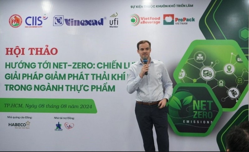 Ông Vincent Mauer, Tổng giám đốc Công ty TNHH GEA Việt Nam và Philippines chia sẻ về công nghệ chiết lạnh vô trùng Aseptic. Ông Vincent Mauer, Tổng giám đốc Công ty TNHH GEA Việt Nam và Philippines chia sẻ về công nghệ chiết lạnh vô trùng Aseptic.