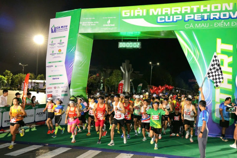 Giải Marathon Cà Mau lần đầu tổ chức tại Bạc Liêu: Sôi động và giàu bản sắc Giải Marathon Cà Mau lần đầu tổ chức tại Bạc Liêu: Sôi động và giàu bản sắc