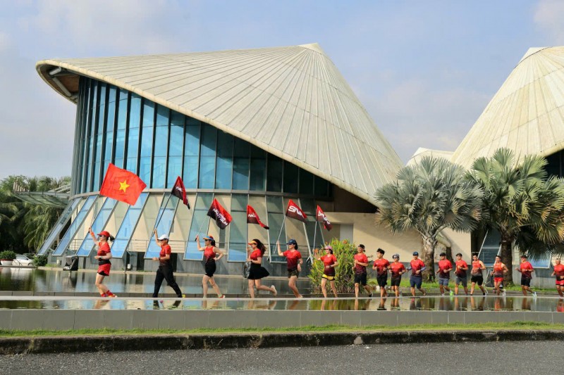 Giải Marathon Cà Mau lần đầu tổ chức tại Bạc Liêu: Sôi động và giàu bản sắc Giải Marathon Cà Mau lần đầu tổ chức tại Bạc Liêu: Sôi động và giàu bản sắc