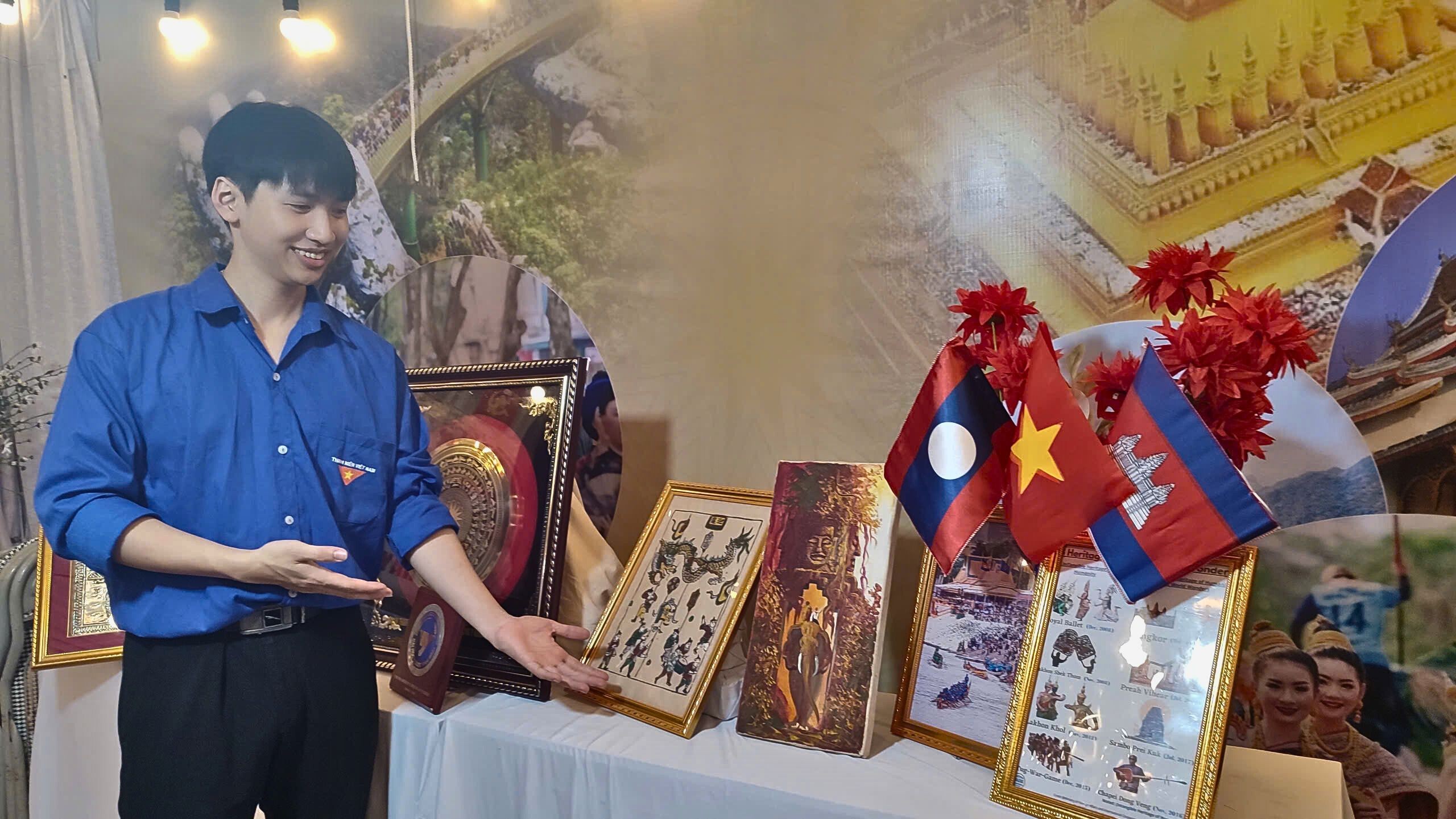 Một góc trưng bày của gian hàng Việt Nam. (Ảnh: Thành Luân) Một góc trưng bày của gian hàng Việt Nam. (Ảnh: Thành Luân)