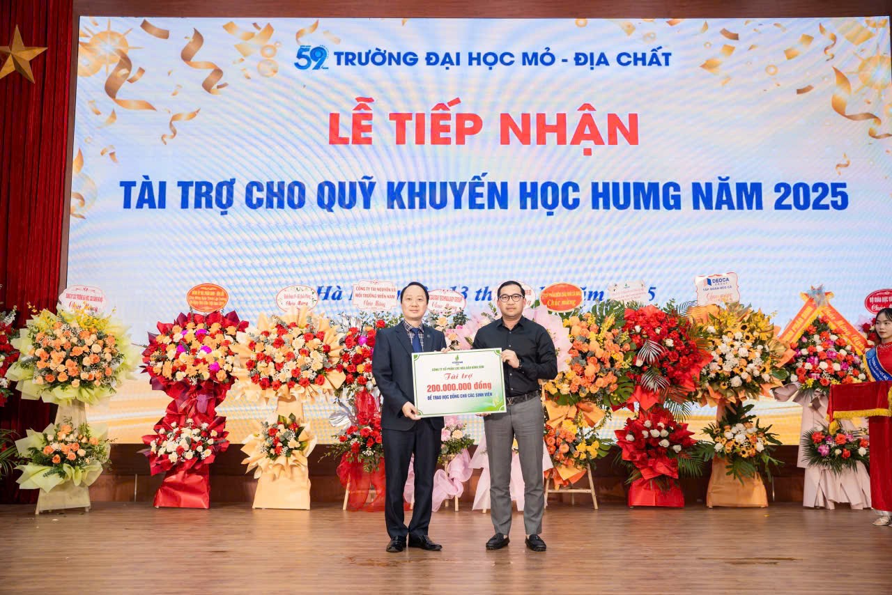 Đại diện BSR trao 200 triệu đồng cho Quỹ Khuyến học Trường Đại học Mỏ - Địa chất (HUMG) Đại diện BSR trao 200 triệu đồng cho Quỹ Khuyến học Trường Đại học Mỏ - Địa chất (HUMG)