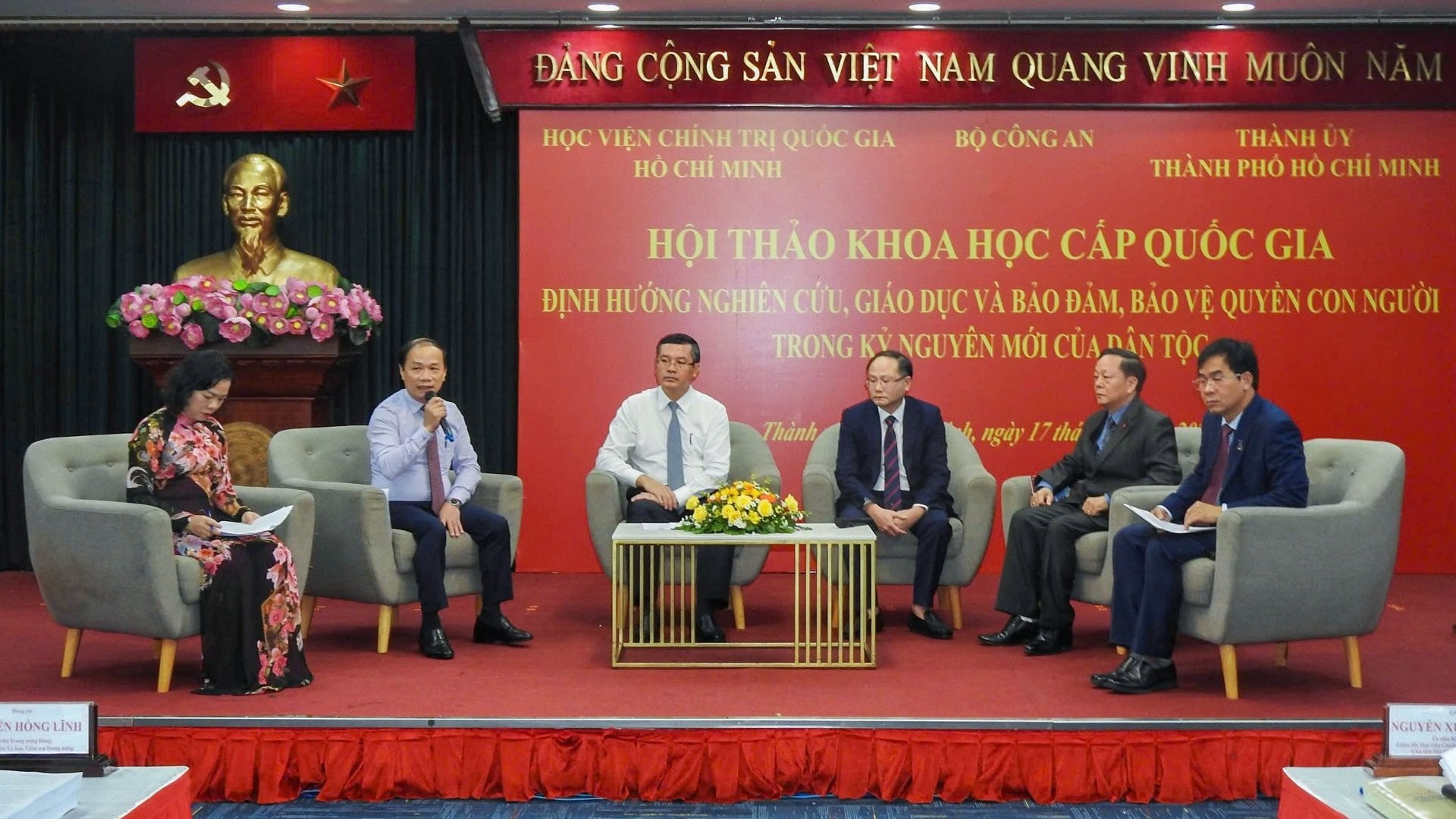 Đưa giáo dục quyền con người vào hệ thống giáo dục quốc dân