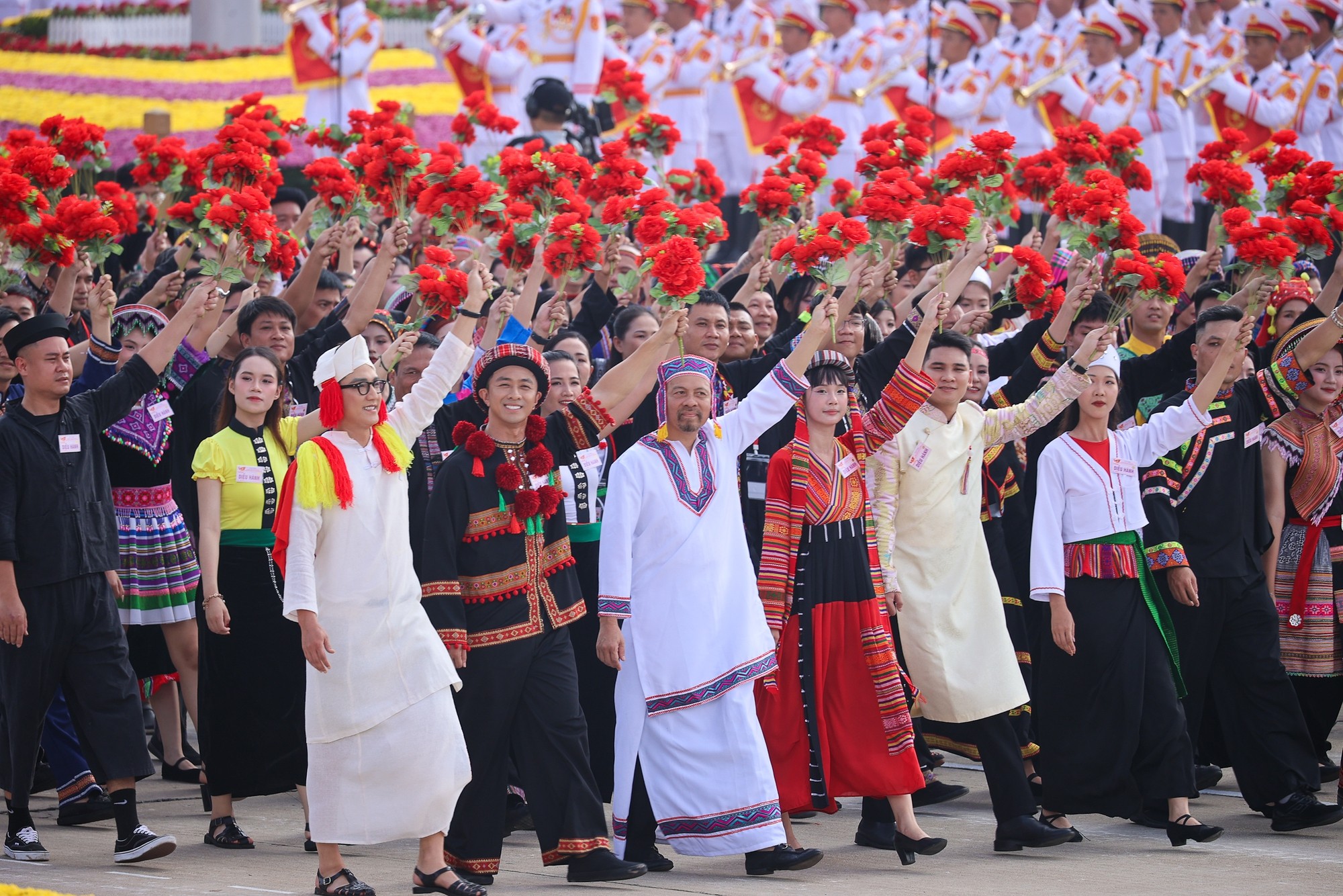 Vận dụng tư tưởng Hồ Chí Minh, tinh thần chỉ đạo của Tổng Bí thư Tô Lâm, nối dài truyền thống 95 năm – Đảng bộ Mặt trận Tổ quốc, các đoàn thể Trung ương đẩy mạnh xây khối đại đoàn kết toàn dân tộc trong kỷ nguyên mới Vận dụng tư tưởng Hồ Chí Minh, tinh thần chỉ đạo của Tổng Bí thư Tô Lâm, nối dài truyền thống 95 năm – Đảng bộ Mặt trận Tổ quốc, các đoàn thể Trung ương đẩy mạnh xây khối đại đoàn kết toàn dân tộc trong kỷ nguyên mới