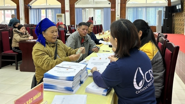 Nhiều tổ chức quốc tế viện trợ khẩn cấp cho các địa phương Việt Nam bị thiên tai