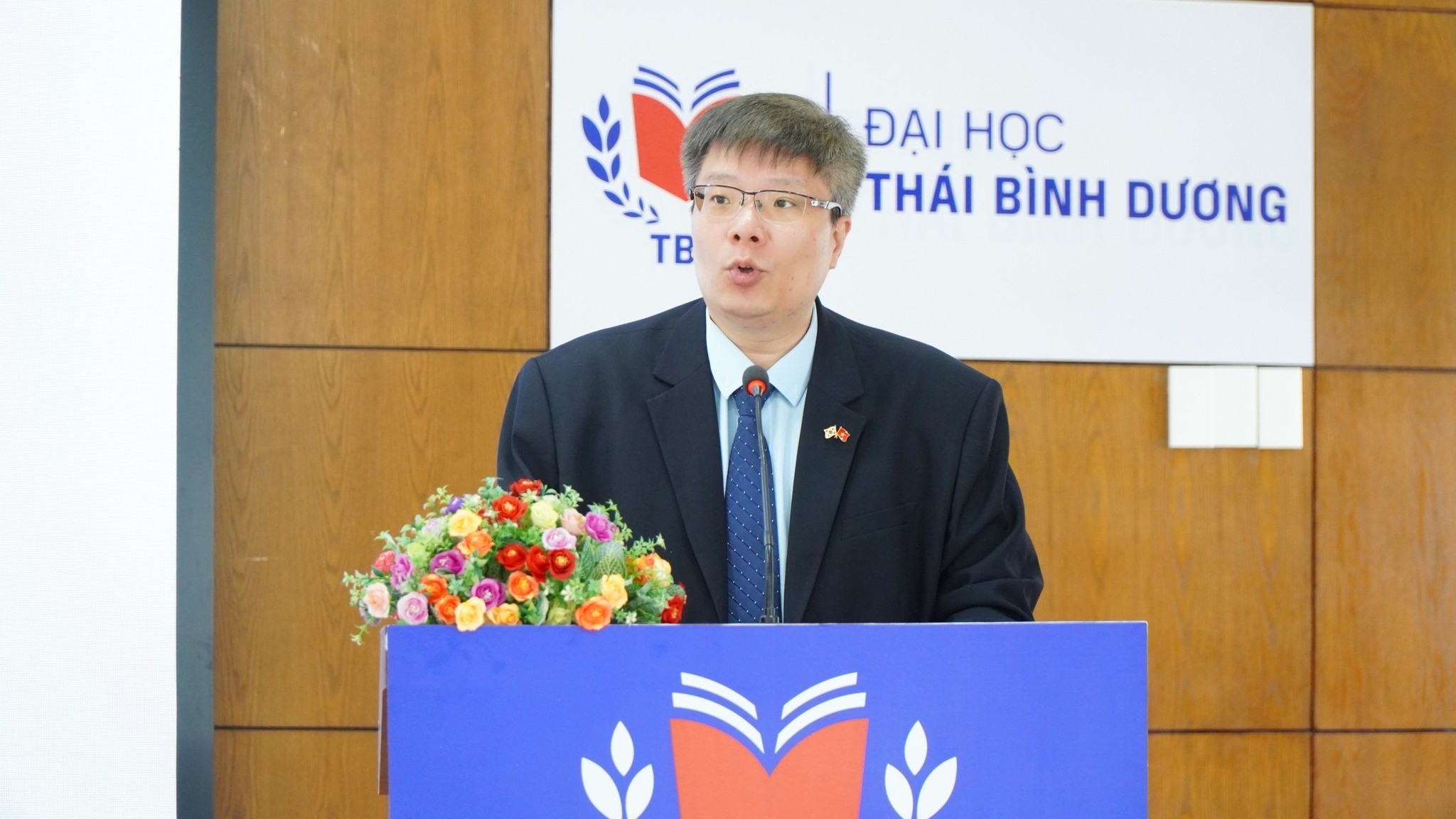 Kiều bào kiến nghị hoàn thiện cơ chế cho kinh tế tư nhân, giáo dục và ngoại giao nhân dân