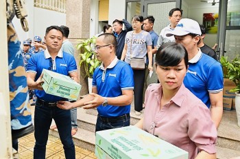 vinamilk ho tro hang tram nghin san pham dinh duong den nguoi dan vung lu mien trung va tay nguyen