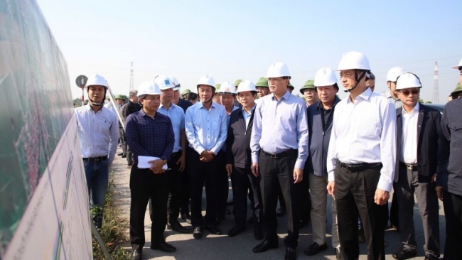 Bí thư Thành ủy Nguyễn Duy Ngọc kiểm tra tiến độ dự án đường Vành đai 4 - Vùng Thủ đô