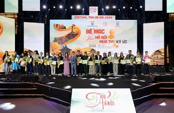 Chung tay ủng hộ đồng bào miền Trung tại Lễ bế mạc Festival Thu Hà Nội 2025