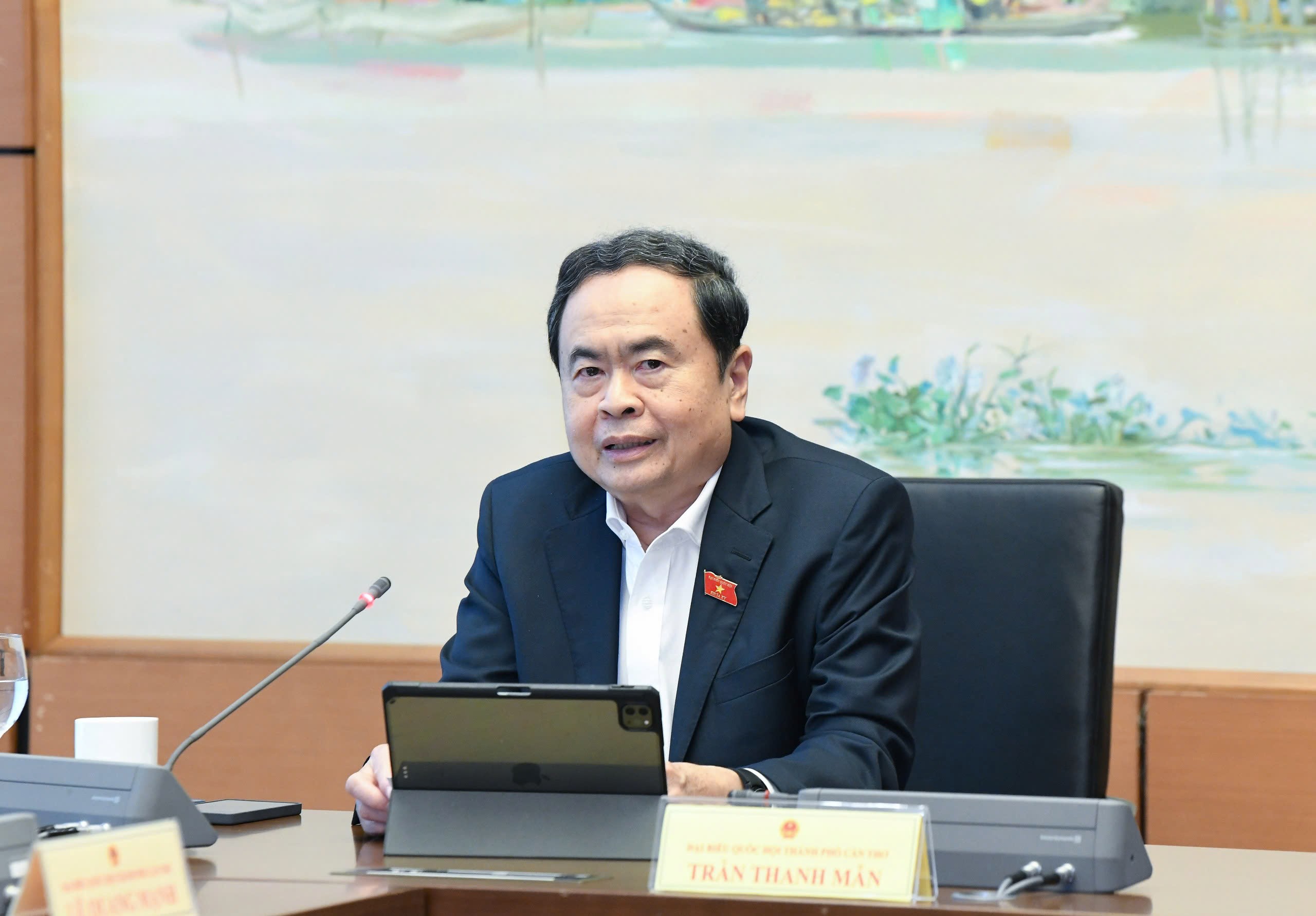 Chủ tịch Quốc hội Trần Thanh Mẫn phát biểu tại Tổ 11. (Ảnh: quochoi.vn)