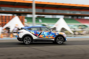 VinFast VF 7: Xe đẹp, lái đỉnh, giá lăn bánh về mức “khó tin” nhờ ưu đãi chồng ưu đãi