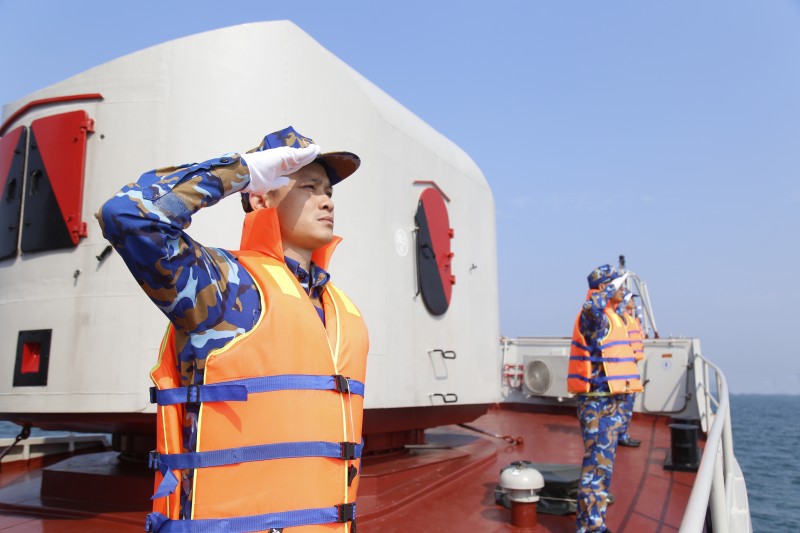 Tàu Hải quân nhân dân Việt Nam tuần tra liên hợp cùng Hải quân Trung Quốc trên vùng biển Vịnh Bắc Bộ