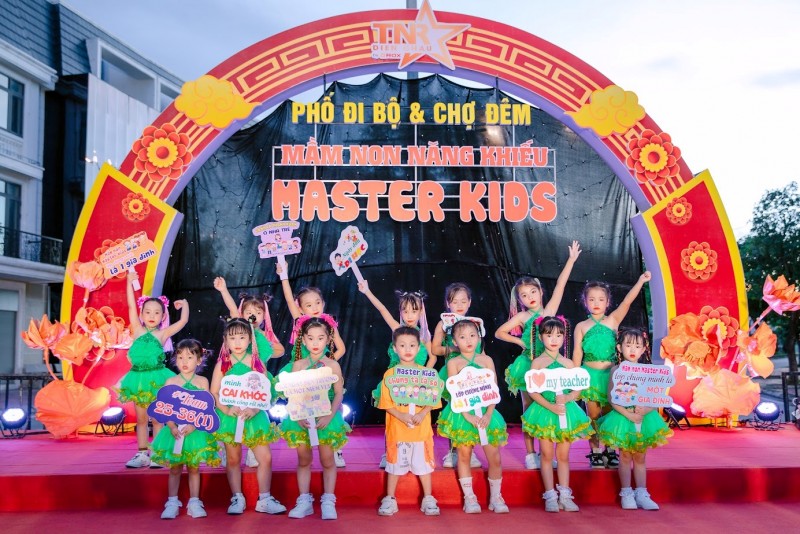 Master Kids là một gia đình với lớp erobic đầy năng động