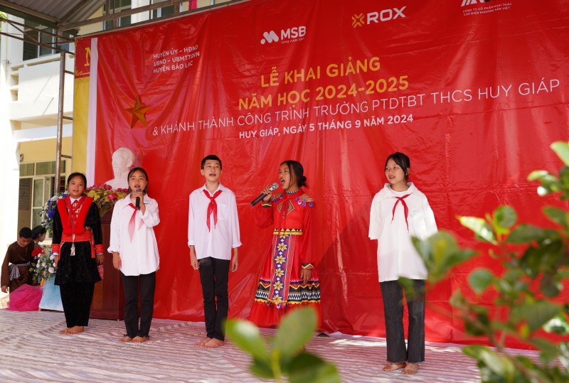 Lễ khai giảng năm học 2024 – 2025 tại Trường PTDTBT THCS Huy Giáp (Cao Bằng) Lễ khai giảng năm học 2024 – 2025 tại Trường PTDTBT THCS Huy Giáp (Cao Bằng)