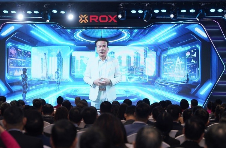 Trích xuất dữ liệu tự động và ứng dụng MC ảo trong Hội nghị kinh doanh ROX Up 2025.