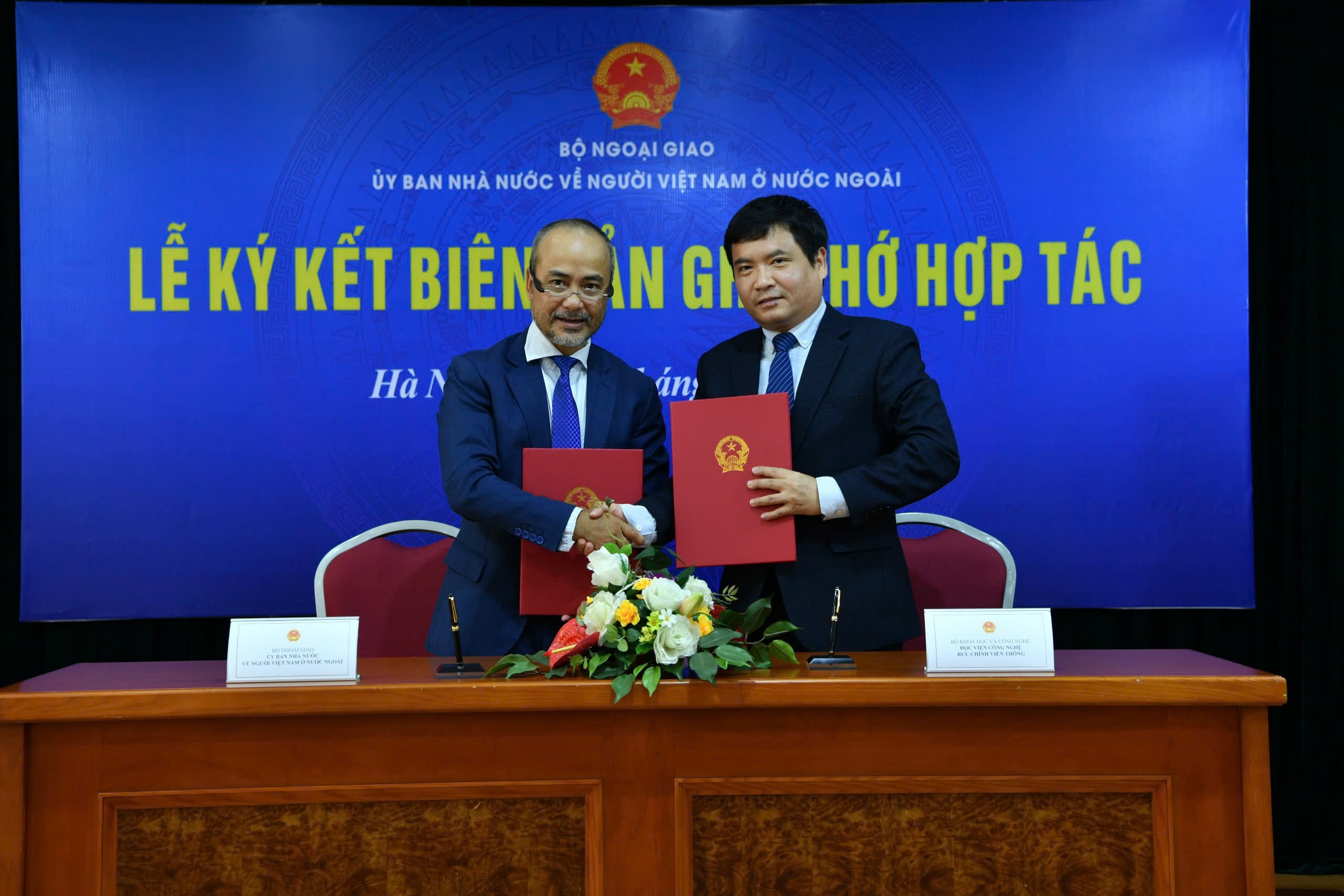 Ứng dụng công nghệ số và trí tuệ nhân tạo vào công tác người Việt Nam ở nước ngoài Ứng dụng công nghệ số và trí tuệ nhân tạo vào công tác người Việt Nam ở nước ngoài