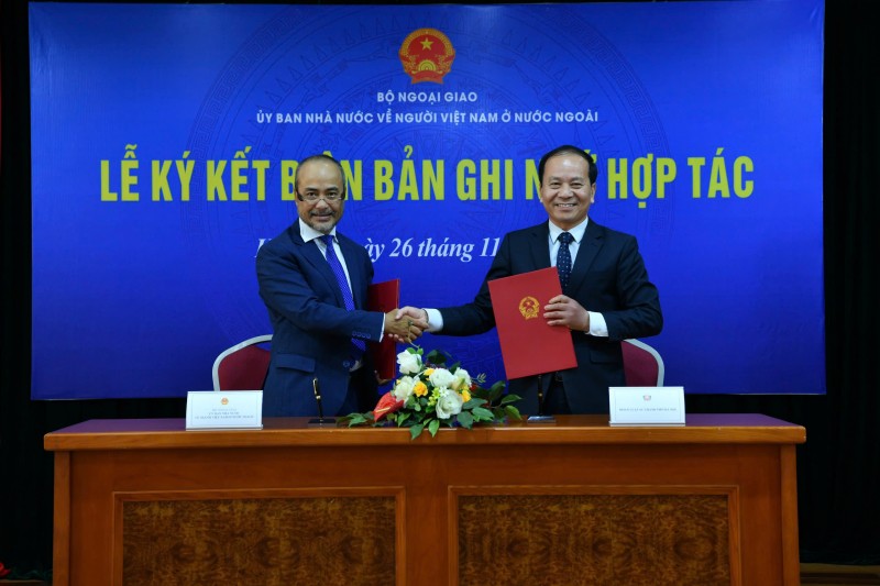 Ứng dụng công nghệ số và trí tuệ nhân tạo vào công tác người Việt Nam ở nước ngoài Ứng dụng công nghệ số và trí tuệ nhân tạo vào công tác người Việt Nam ở nước ngoài