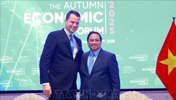 thu tuong pham minh chinh tiep khach quoc te tham du dien dan kinh te mua thu