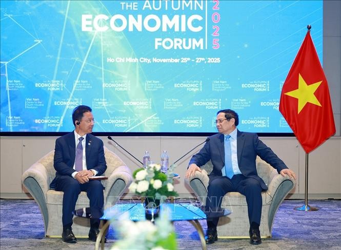 Thủ tướng Phạm Minh Chính tiếp khách quốc tế tham dự Diễn đàn Kinh tế mùa Thu