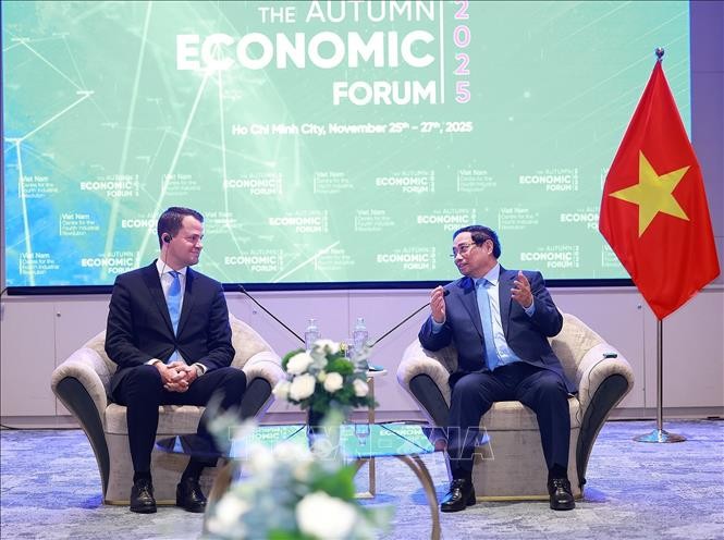 Thủ tướng Phạm Minh Chính tiếp khách quốc tế tham dự Diễn đàn Kinh tế mùa Thu