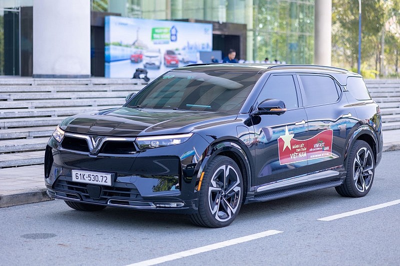 Mang xe đi phượt, leo đèo, chủ xe VinFast VF 9 nhận định: “Vọt như siêu xe, không mẫu xe xăng nào đọ được”