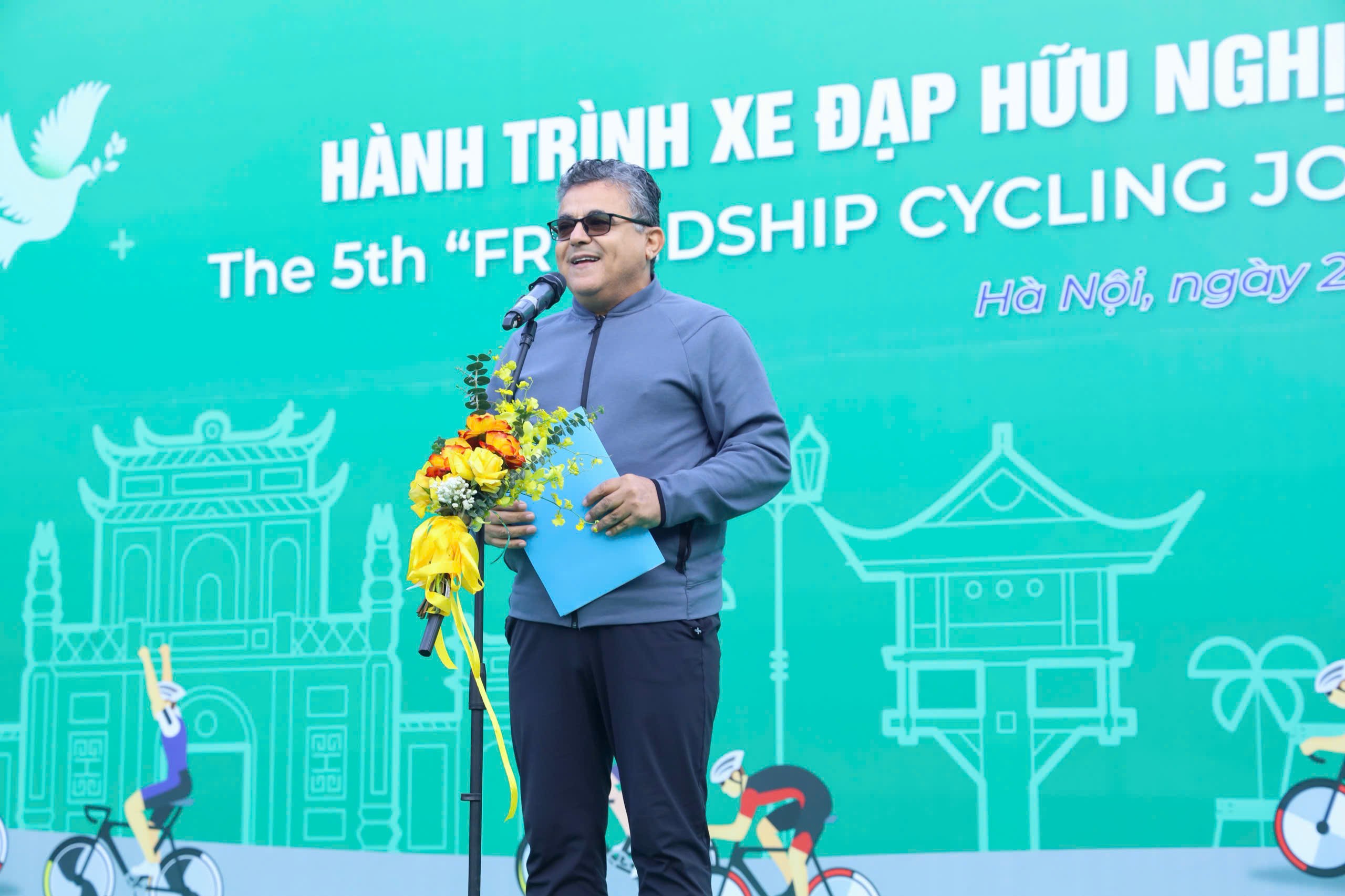 Hành trình xe đạp hữu nghị vì Hà Nội xanh lần thứ 5: Lan tỏa lối sống xanh, gắn kết bạn bè quốc tế Hành trình xe đạp hữu nghị vì Hà Nội xanh lần thứ 5: Lan tỏa lối sống xanh, gắn kết bạn bè quốc tế