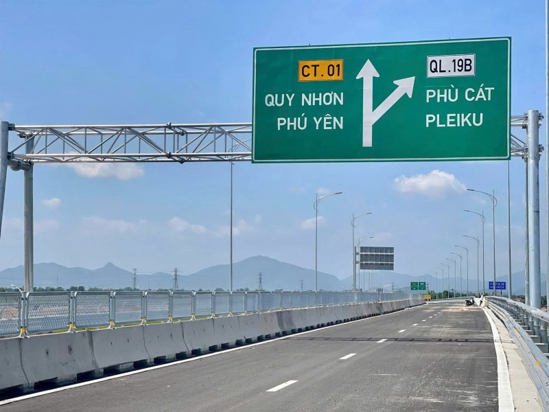 Khẩn trương hoàn tất chuẩn bị cho lễ khánh thành, khởi công hàng trăm dự án lớn trước 19/12