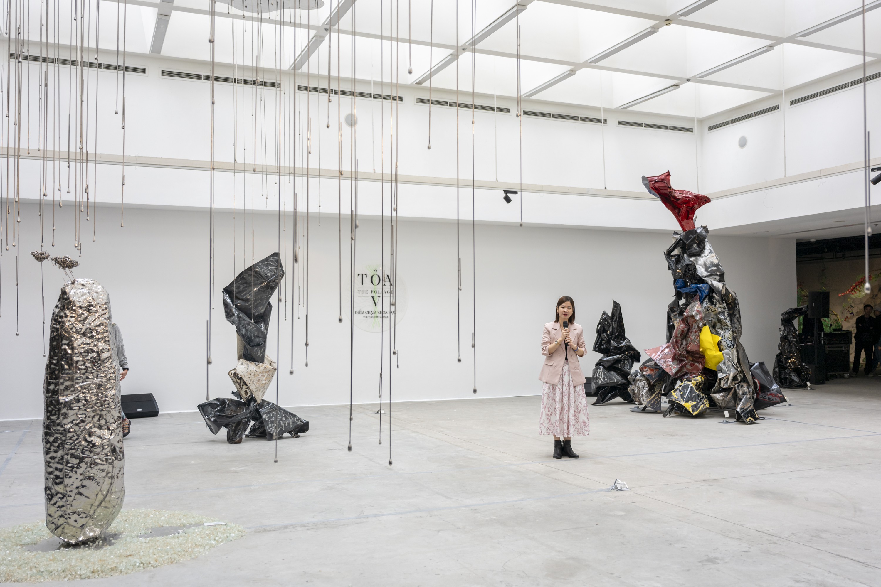 TS Lê Thái Hà - Giám đốc điều hành Quỹ Vinfuture phát biểu khai mạc Triển lãm TOẢ V - ĐIỂM CHẠM KHOA HỌC