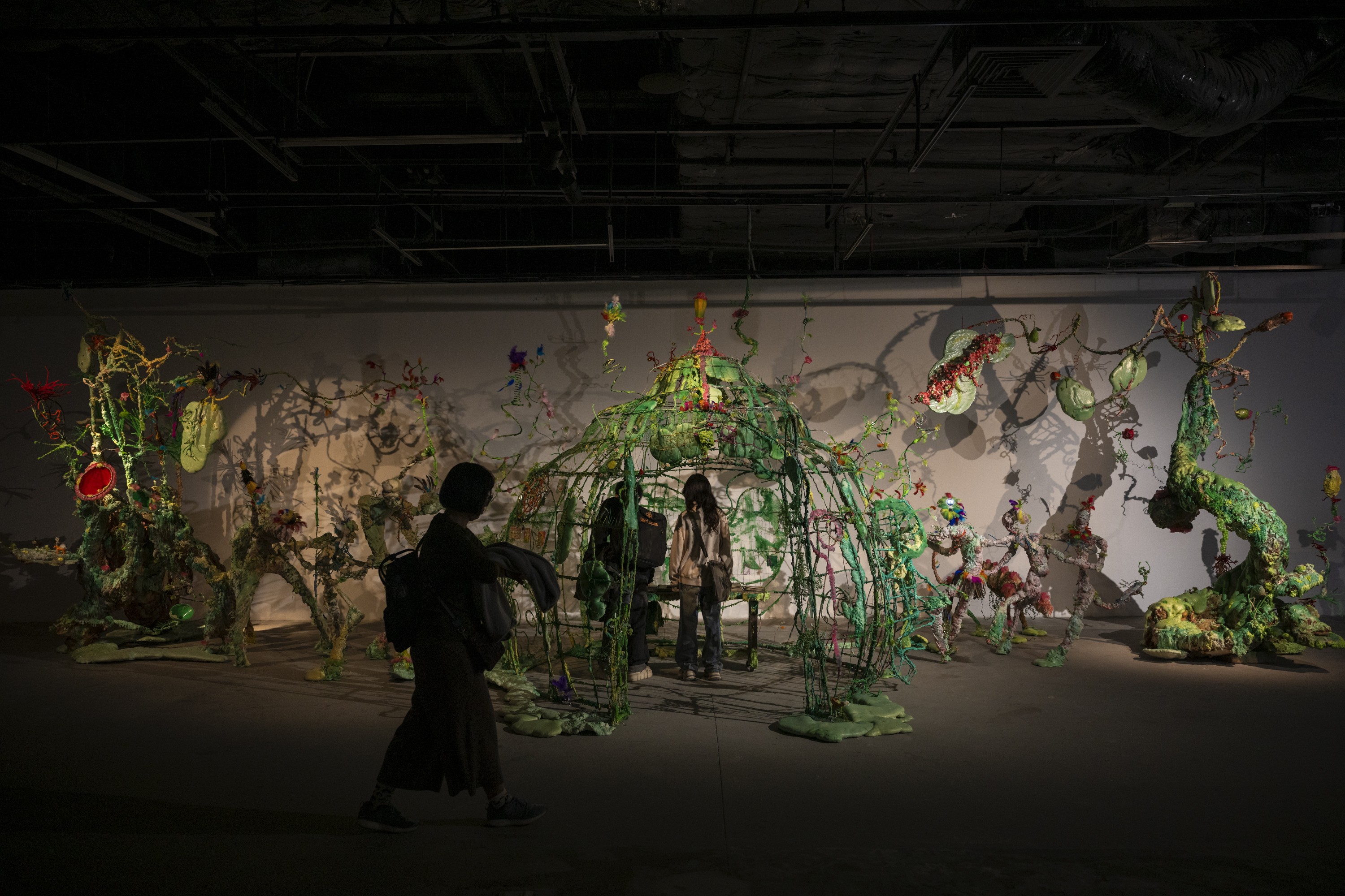 Triển lãm “Tỏa V – Điểm Chạm Khoa Học”: Cuộc đối thoại giữa nghệ thuật và trí tuệ nhân loại