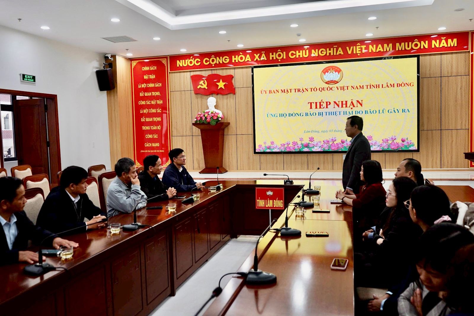 Ông Phạm Triều – Phó Chủ tịch Thường trực UBMTTQ Việt Nam tỉnh Lâm Đồng phát biểu tại buổi tiếp nhận hỗ trợ EVNGENCO1