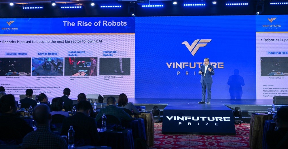 GS. Tan Yap Peng - Hiệu trưởng Trường Đại học VinUni chia sẻ tại tọa đàm. GS. Tan Yap Peng - Hiệu trưởng Trường Đại học VinUni chia sẻ tại tọa đàm.