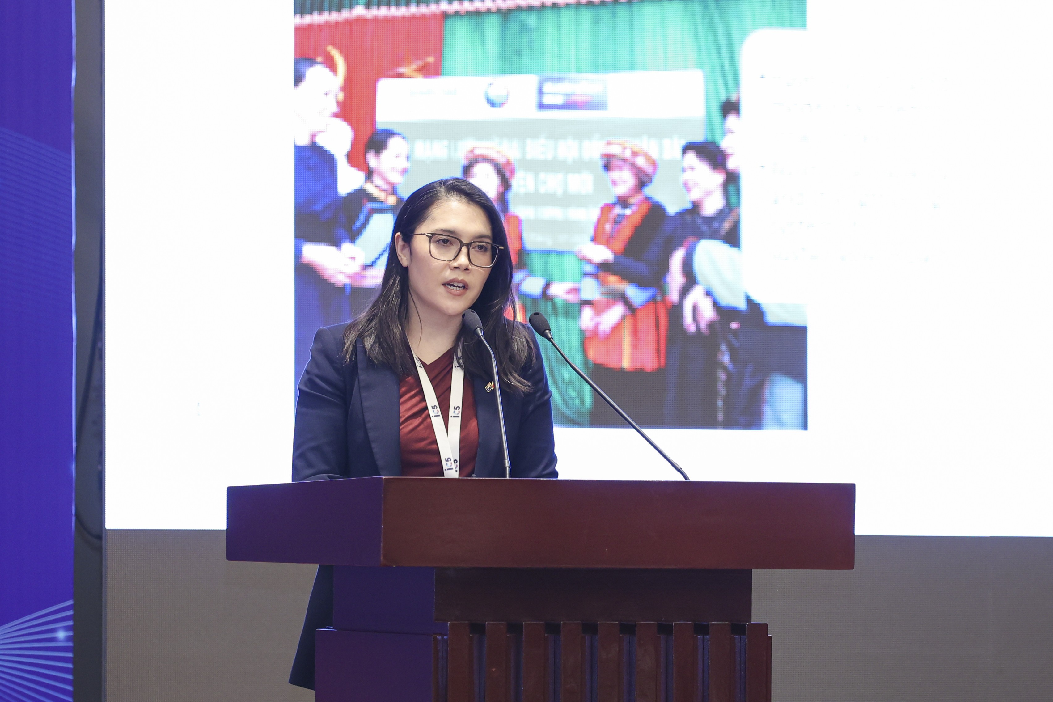 Bà Naomi Cook, Tham tán Phát triển, Đại sứ quán Australia tại Việt Nam