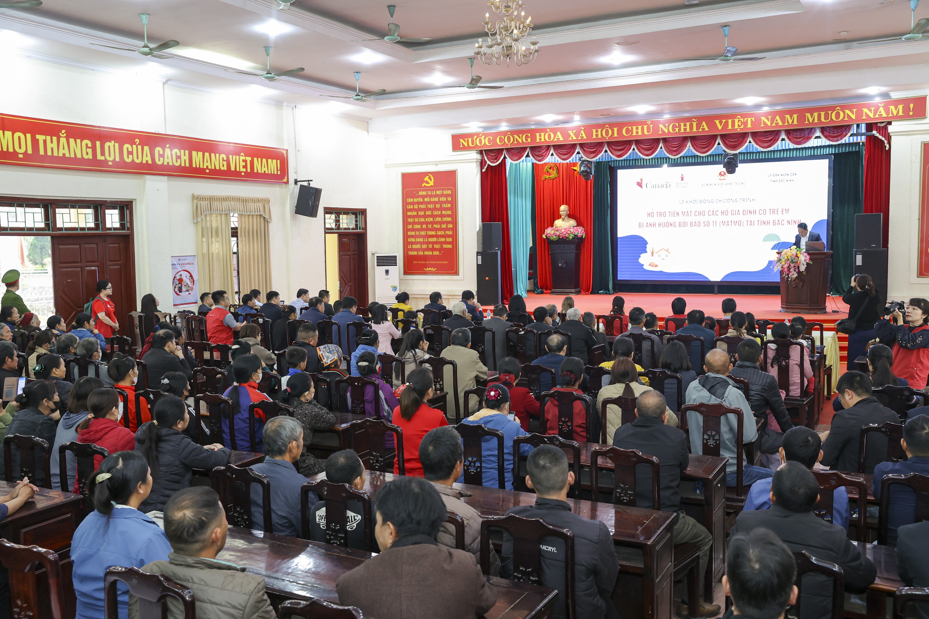 Chính phủ Canada và Tổ chức Cứu trợ Trẻ em tiếp sức trẻ em Bắc Ninh sớm quay về nhịp sống và học tập sau thiên tai