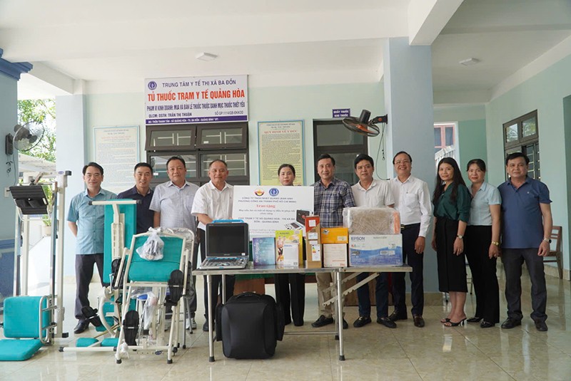 AIMD (Hàn Quốc) viện trợ thiết bị y tế cho Quảng Trị