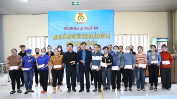 Tổng LĐLĐ Việt Nam hỗ trợ 500 triệu đồng cho đoàn viên vùng rốn lũ Quảng Trị