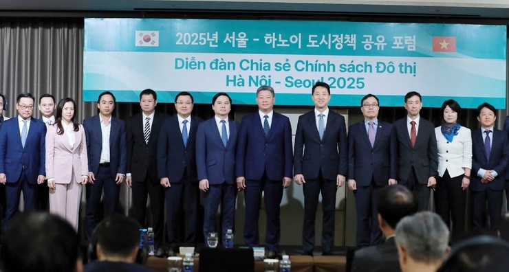 Nhiều phát triển quy hoạch sông Hồng và xây dựng đô thị thông minh. (Ảnh: T.L) Nhiều phát triển quy hoạch sông Hồng và xây dựng đô thị thông minh. (Ảnh: T.L)